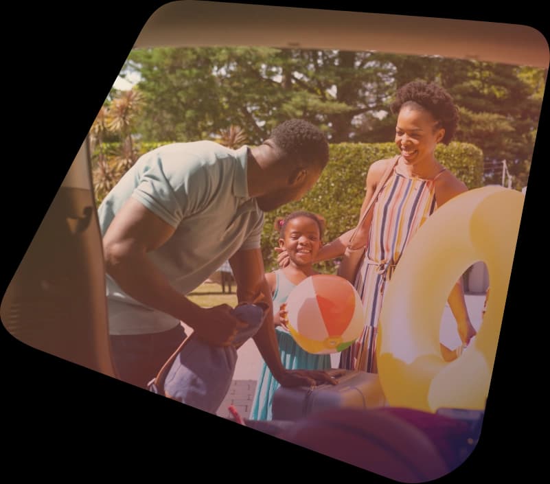 A family loads luggage for an airport trip with Bonvia.